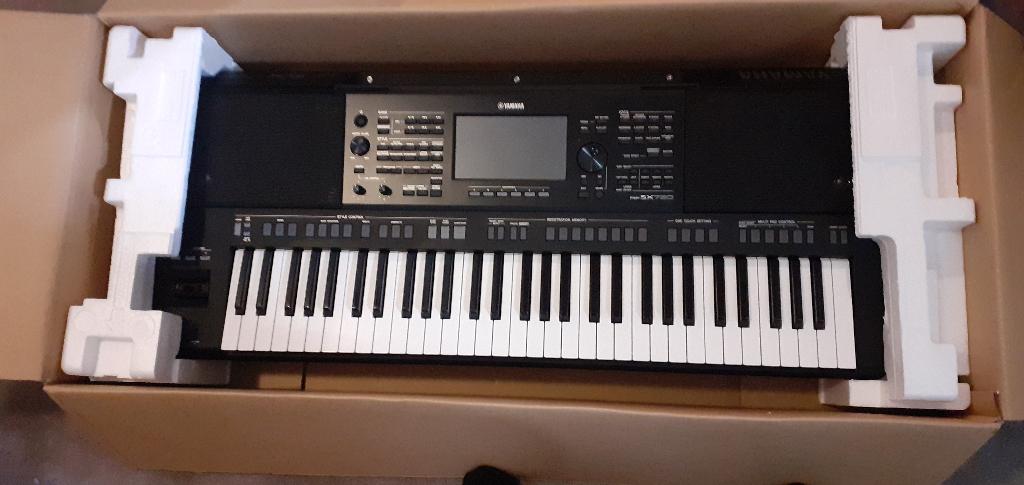YAMAHA SX720+handleiding+lessenaar+doos+bon+31 mnd garantie, 61 toetsen, Zo goed als nieuw, Midi-aansluiting, Ophalen