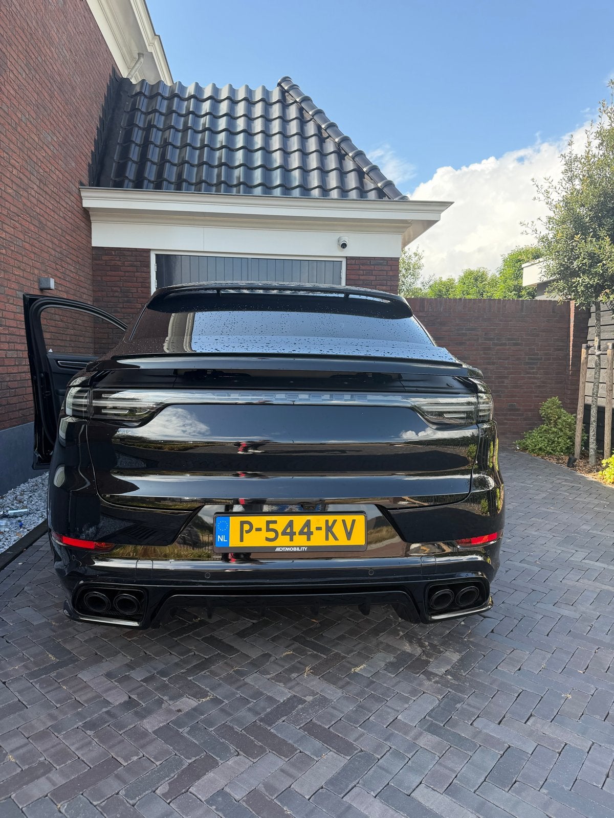 Porsche Cayenne 3.0 V6 520pk E-hybrid 2022 Zwart TECHARD, Automaat, Zwart, 2995 cc, 4 stoelen