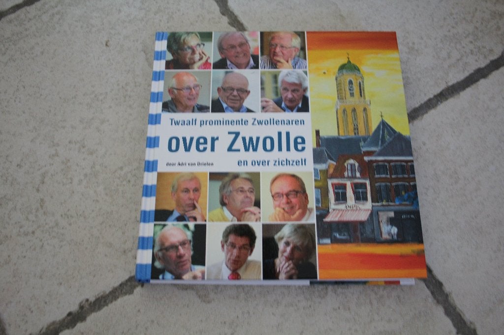 twaalf prominente Zwollenaren over Zwolle, Ophalen of Verzenden, Zo goed als nieuw