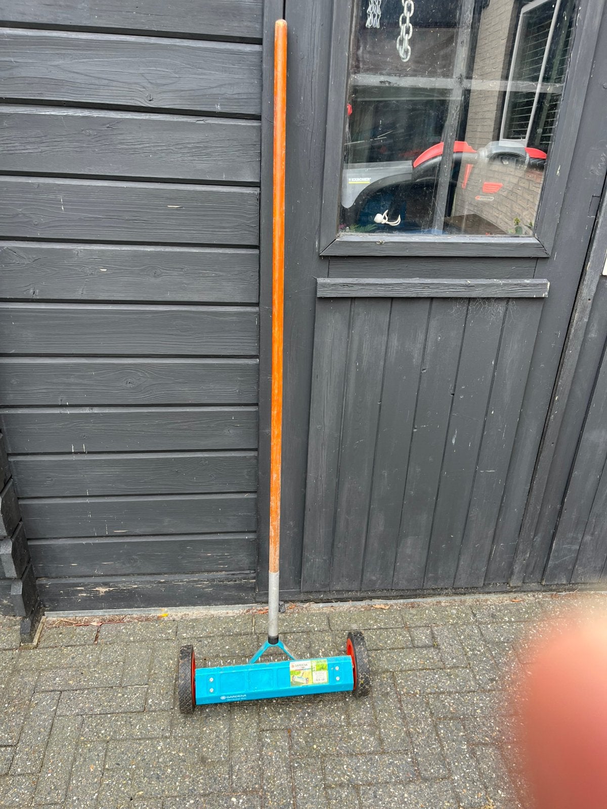 Gardena verticuteer hark met wielen op steel, Ophalen, Zo goed als nieuw, Hark