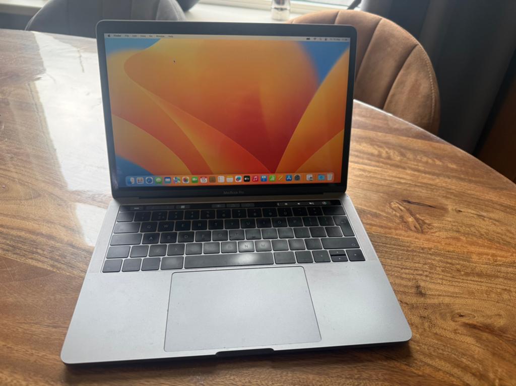 Macbook pro, Computers en Software, Apple Macbooks, MacBook Pro, 256 GB, Qwerty, 8 GB