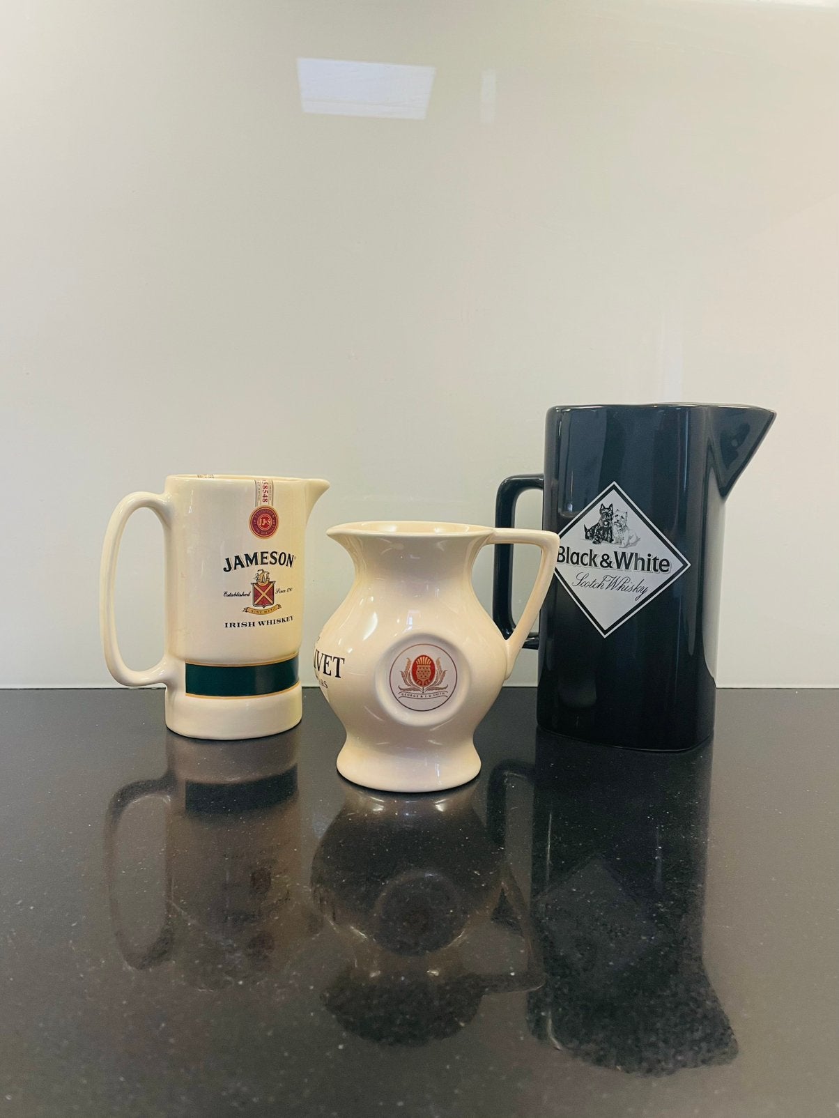 Drie x Whisky Pitcher Waterkan Porselein, Ophalen of Verzenden, Zo goed als nieuw, Gebruiksvoorwerp