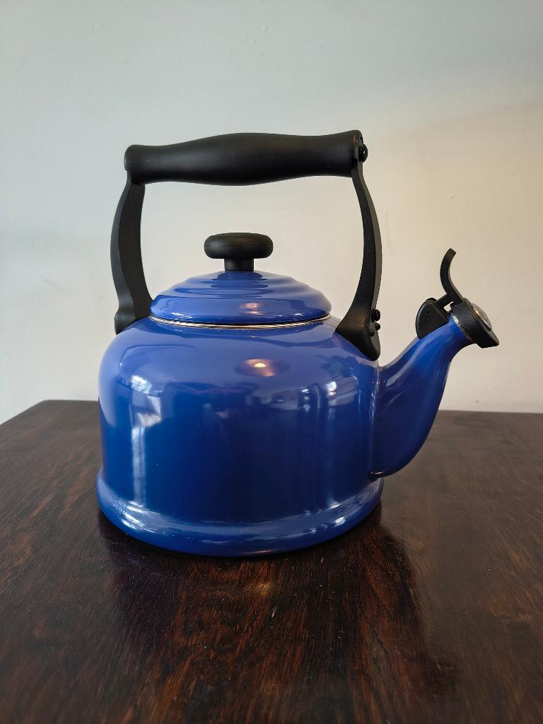 Fluitketel Le Creuset, Verzenden, Zo goed als nieuw, Blauw, Le Creuset