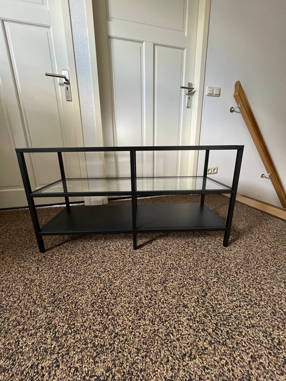 Zwart metalen tv meubel, Ophalen, 50 tot 100 cm, Zo goed als nieuw, Glas