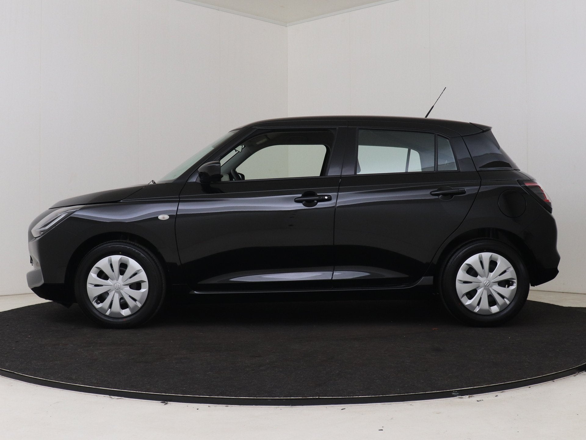 Suzuki Swift 1.2 Comfort Smart Hybrid | Smart Entry & Start, Voorwielaandrijving, 12 maanden, Stof, Zwart