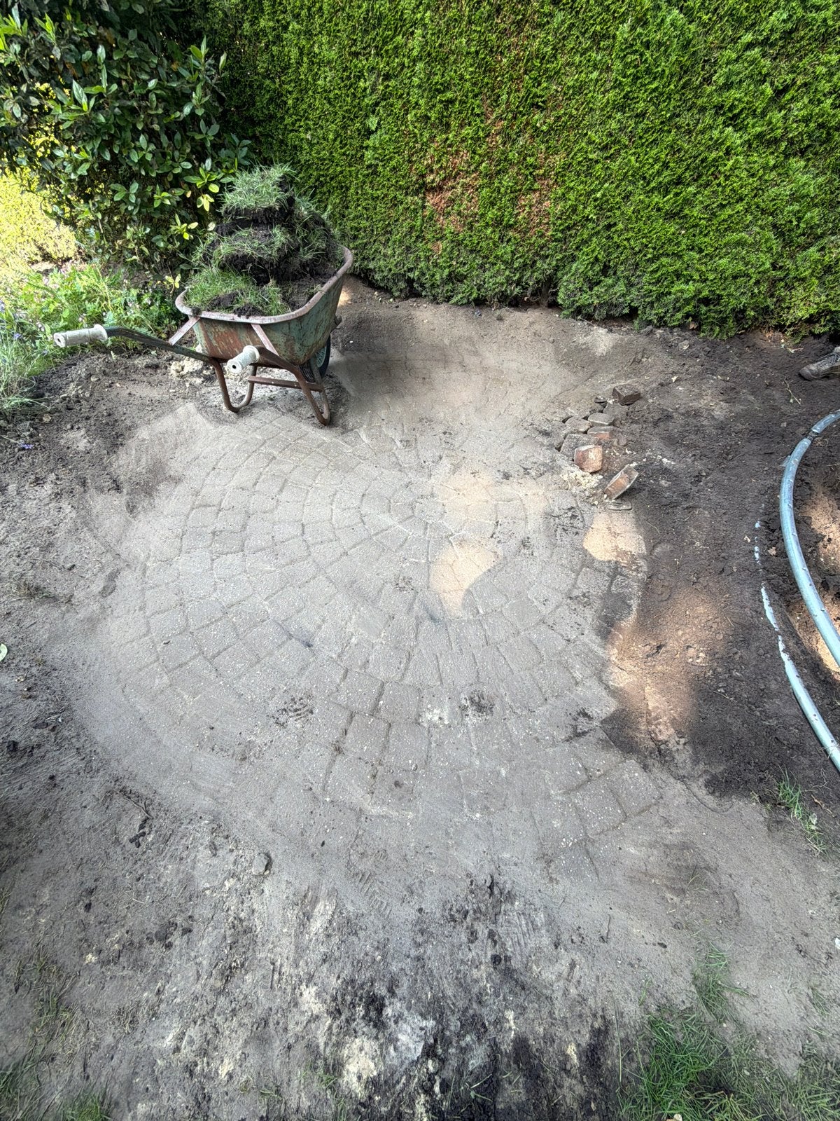 GRATIS !! Tuin cirkel 320cm doorsnee, Ophalen, Gebruikt, Beton, Klinkers