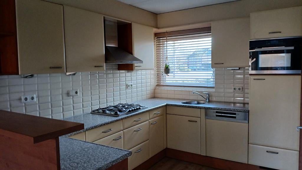 Maisgele keuken met apparatuur - zelf demonteren, Ophalen, Gebruikt