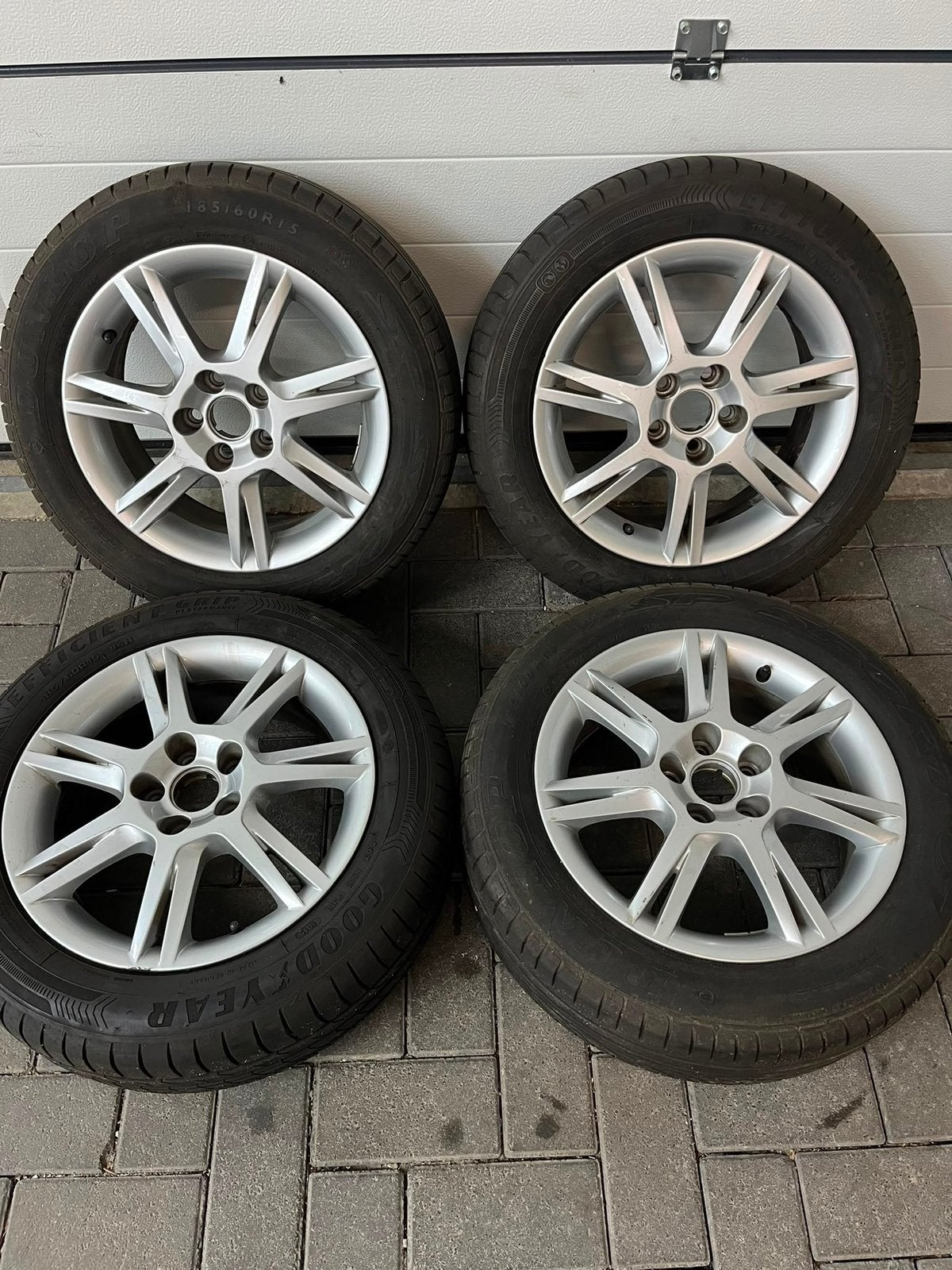 Originele SEAT / VW / Škoda 15 inch zomerset – Goodyear, 15 inch, Banden en Velgen, Zomerbanden, 185 mm