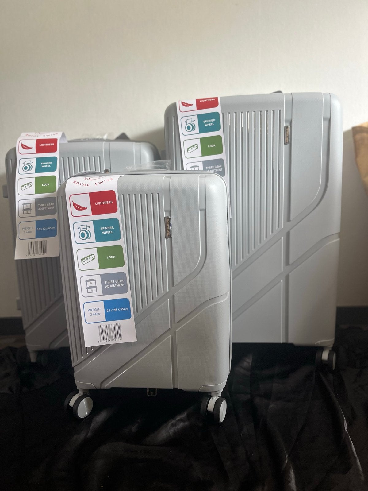Gloednieuwe Royal Swiss kofferset 3 stuks - Lichtgrijs, 40 tot 60 cm, 30 cm of meer, B.S.N. TRADING, Nieuw