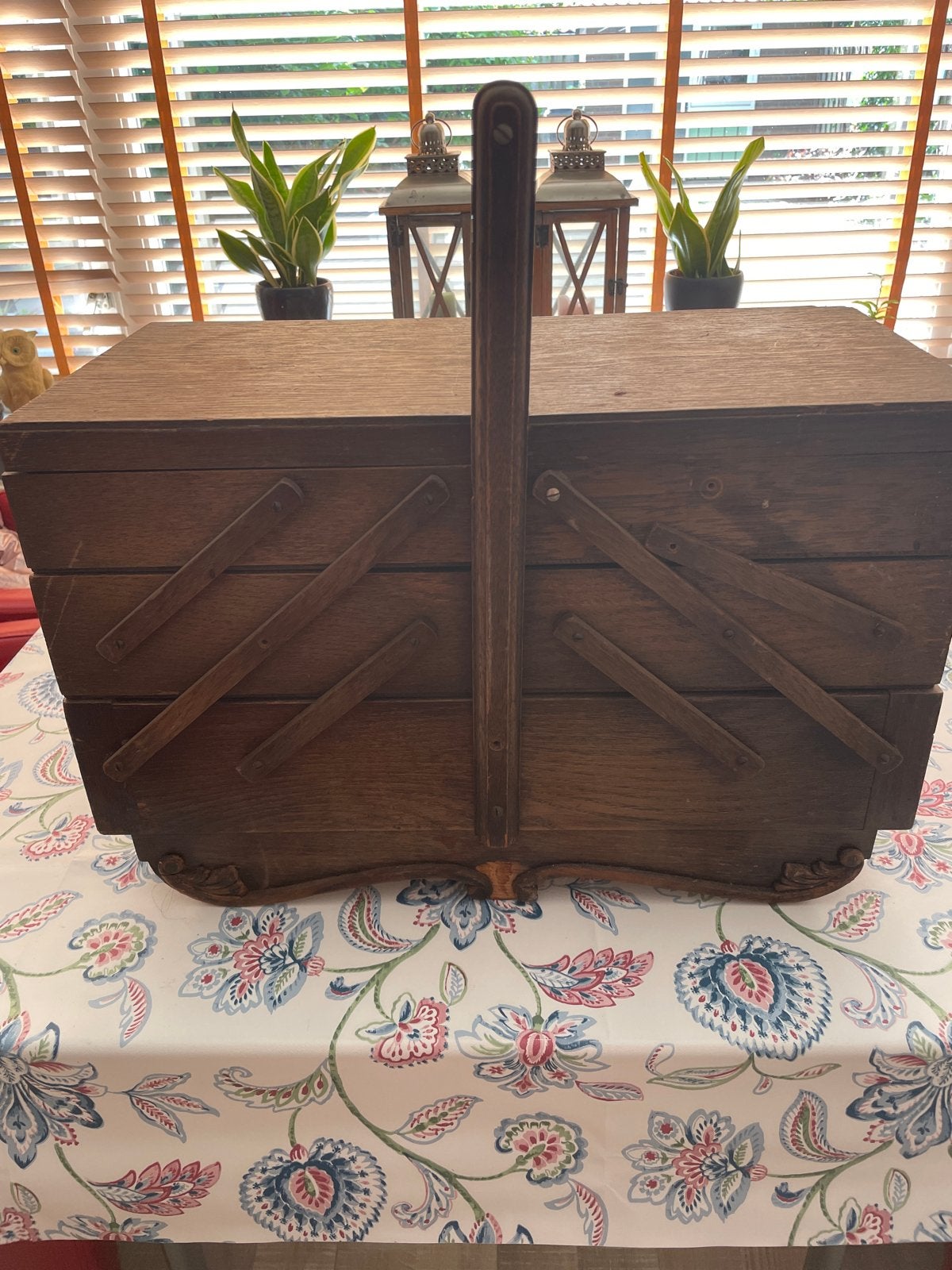 Antieke houten naaidoos met uitschuifbare vakken, Ophalen