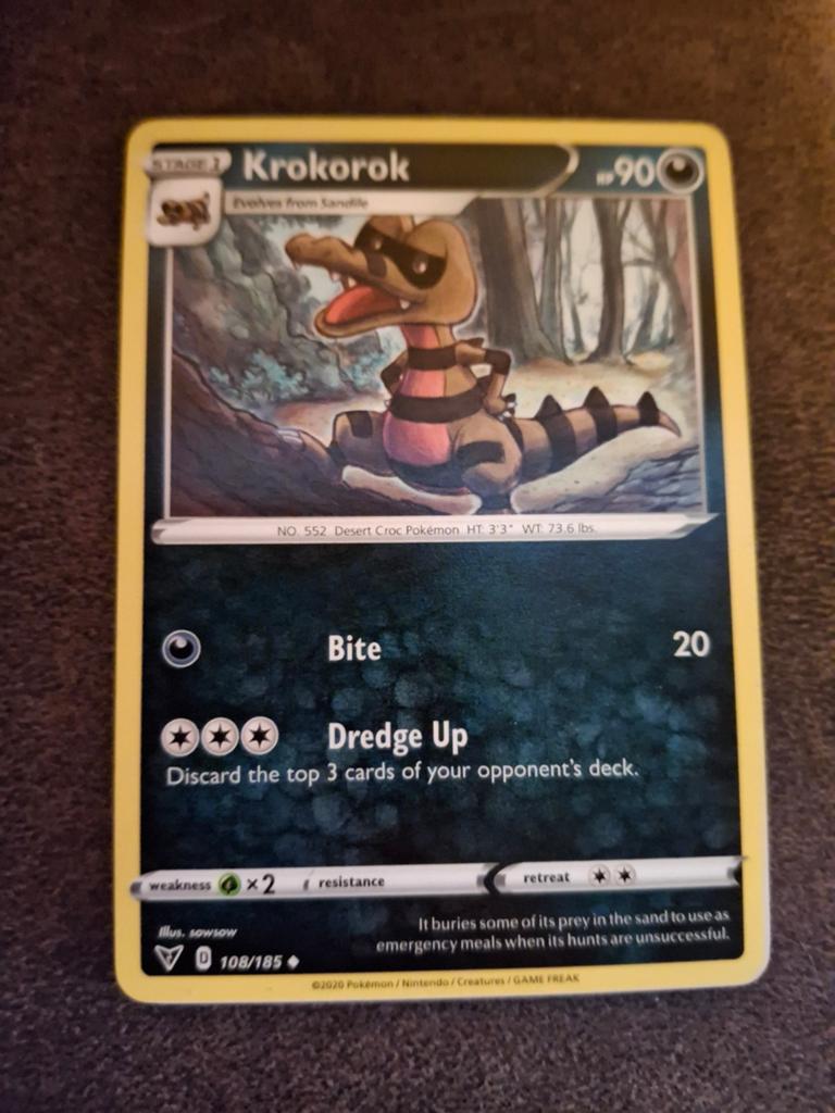 Krokorok Pokémon Kaart 108/185 - Zo goed als nieuw, Ophalen of Verzenden, Zo goed als nieuw, Losse kaart