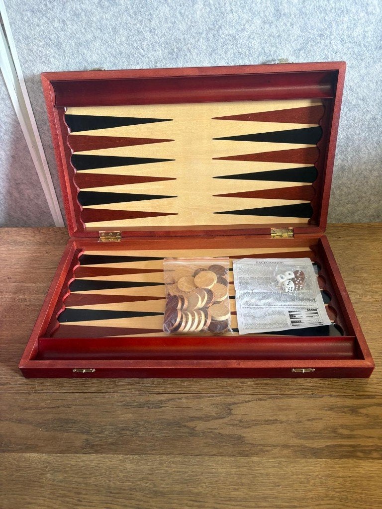 Houten backgammon spel – 48 x 28 cm (2 stuks), Ophalen, Een of twee spelers, Morsestraat 11 6716 AH Ede, Schaakkoning