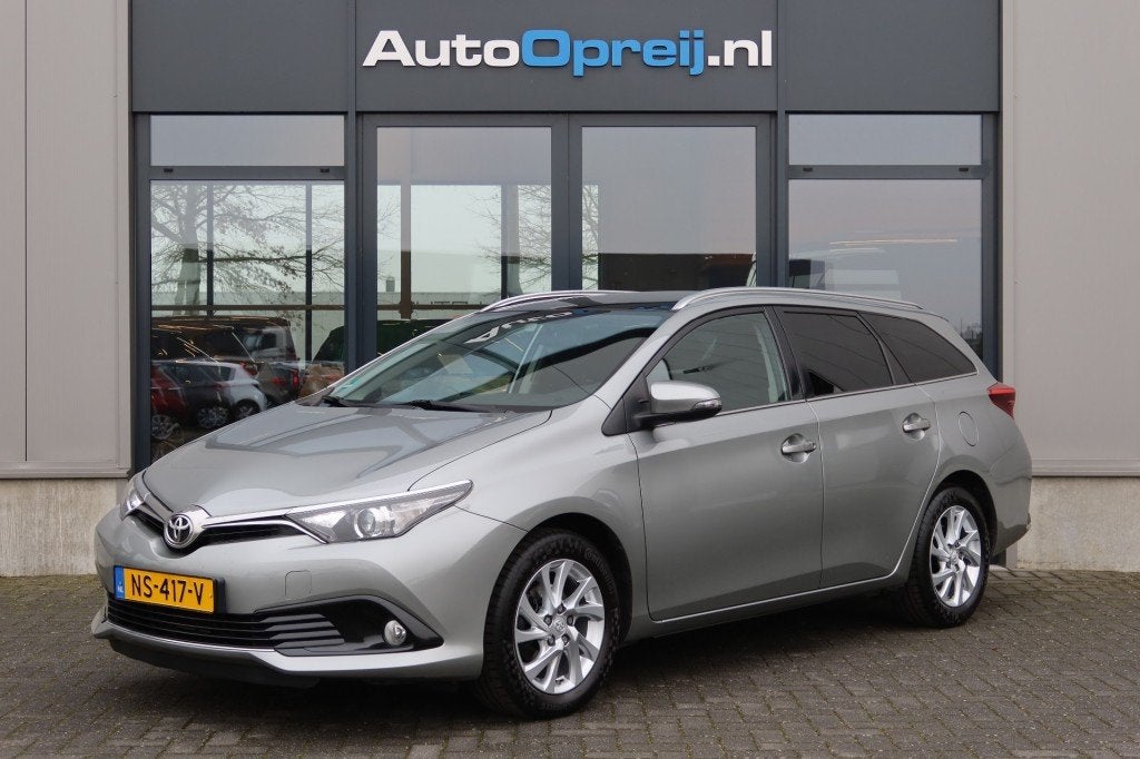 Toyota AURIS  Touring Sports 1.2T TrendNAVI, Camera, Panoram, 450 kg, Gebruikt, 4 cilinders, 116 pk