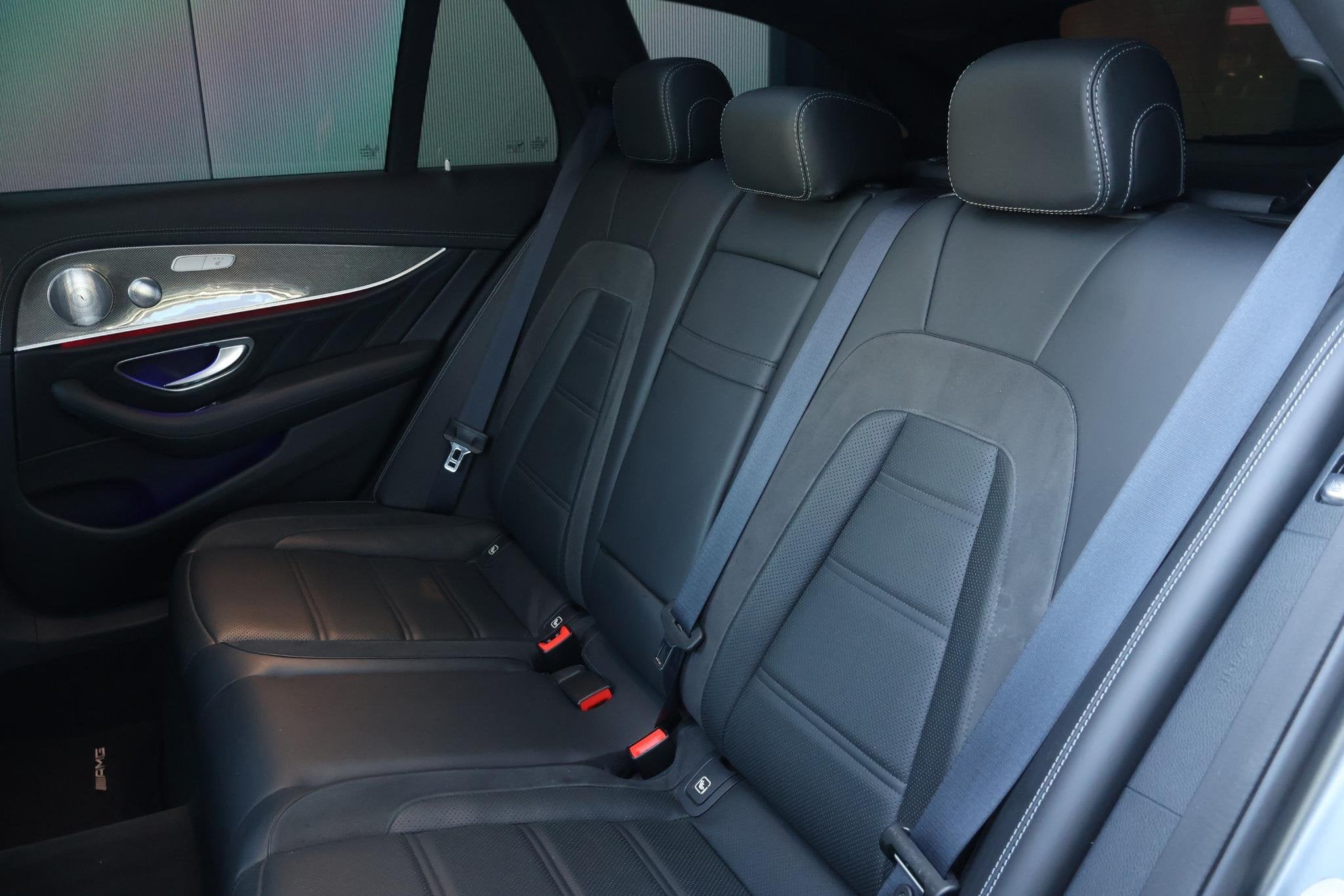 Foto 16 van Tesla Model Y Long Range AWD 75 kWh / Trekhaak / Pano / Adap