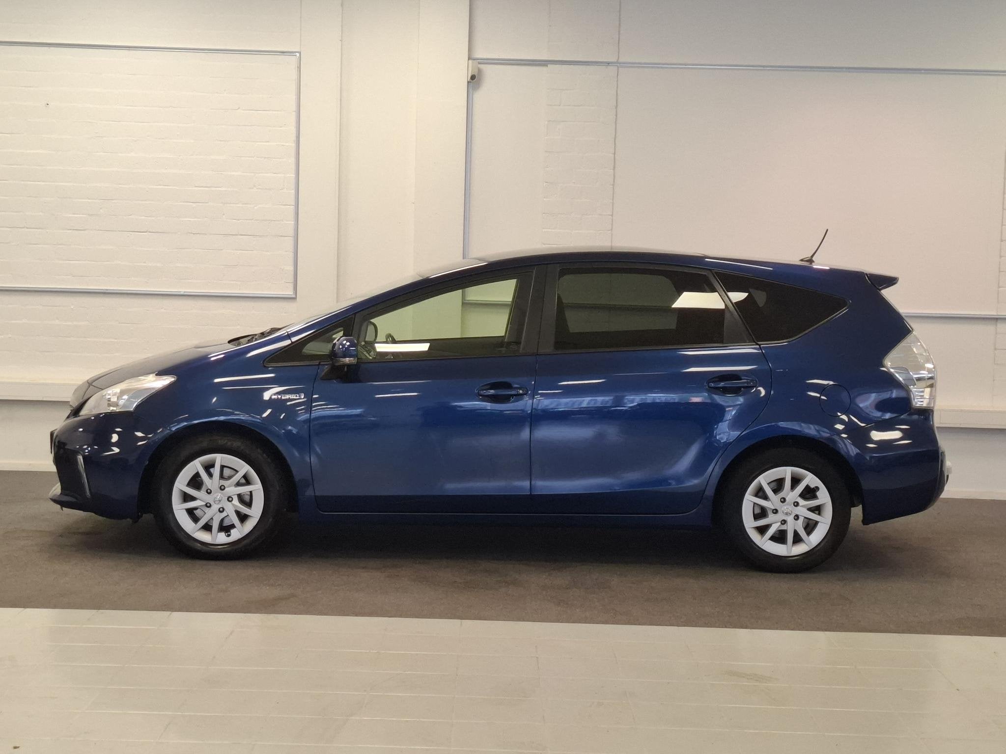Toyota Prius Wagon 1.8 Aspiration Limited Trekhaak HUD Pano, Gebruikt, 4 cilinders, Blauw, 7 stoelen