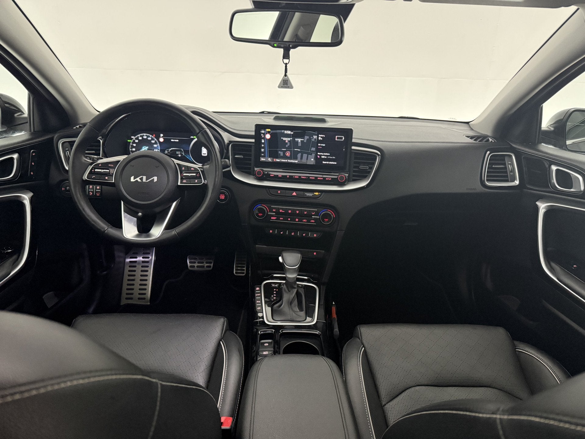 Kia Ceed 1.6 GDI PHEV ExecutiveLine | Pano | Virtual | Memor, Auto's, Euro 6, Zwart, Onderhoudsboekje, 84 €/maand