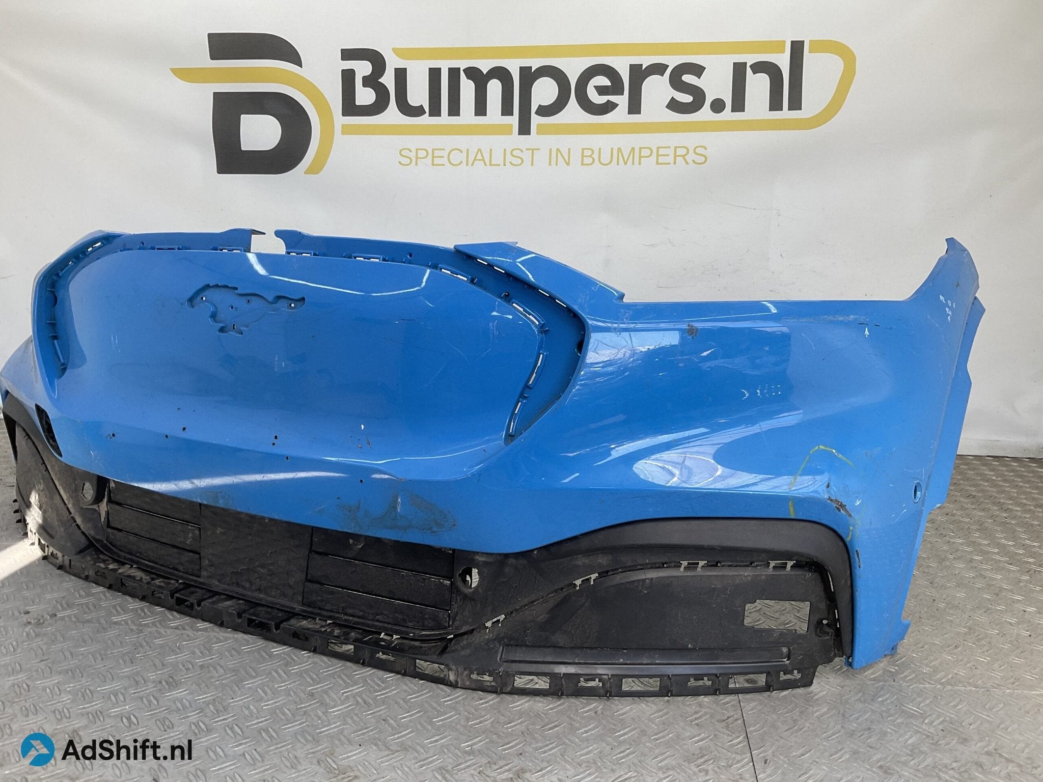 Bumper Ford Mustang Mach-E 20- LJ8B-17C831-A Voorbumper D1-1, Bumper