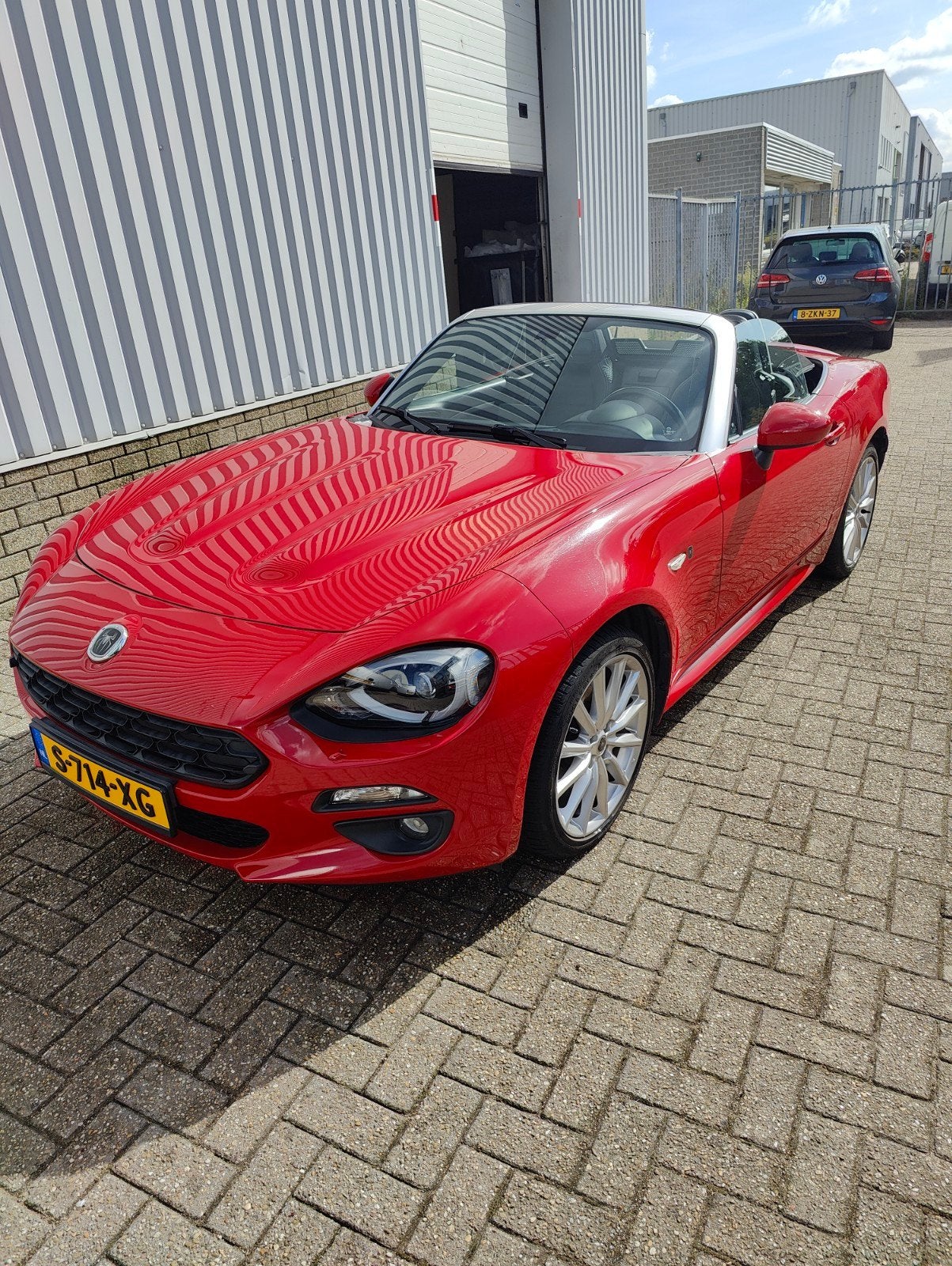 fiat 124 pider cabrio  luso opties mx5., Auto's, Zwart, Cabriolet, Leder, Handgeschakeld