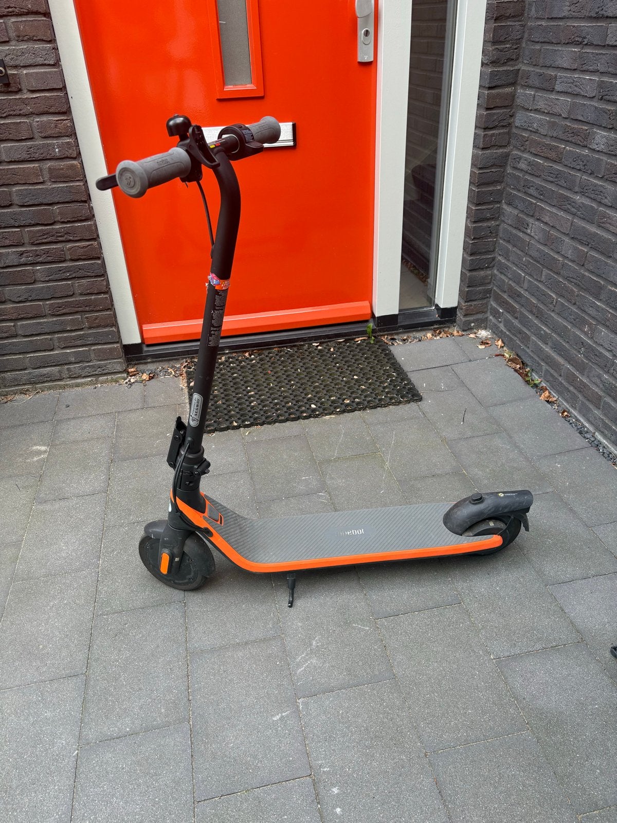 Ninebot KickScooter C2 E Powered by Segway - Kinderstep, Fietsen en Brommers, Steps, Ophalen, Gebruikt, Elektrische step (E-scooter)