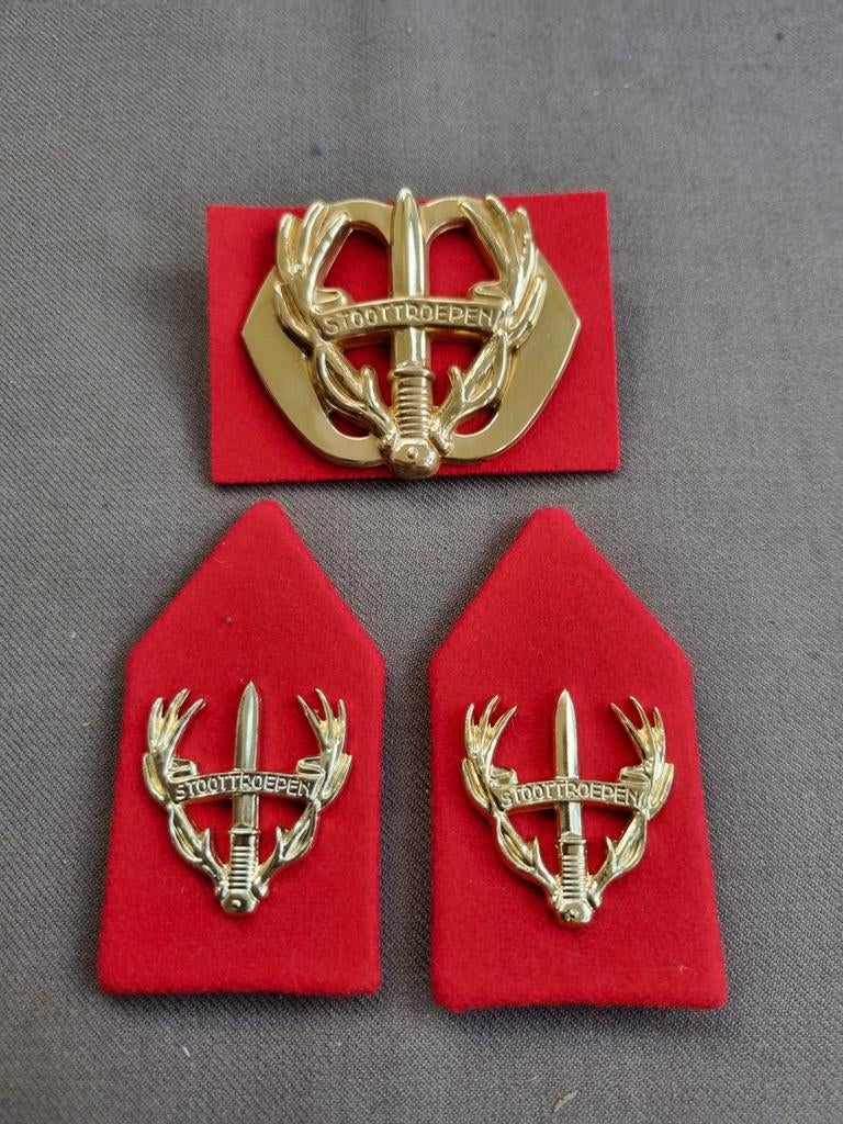 Setje Regiment Stoottroepen (natosluiting), Verzamelen, Ophalen of Verzenden, Landmacht, Nederland, Embleem of Badge