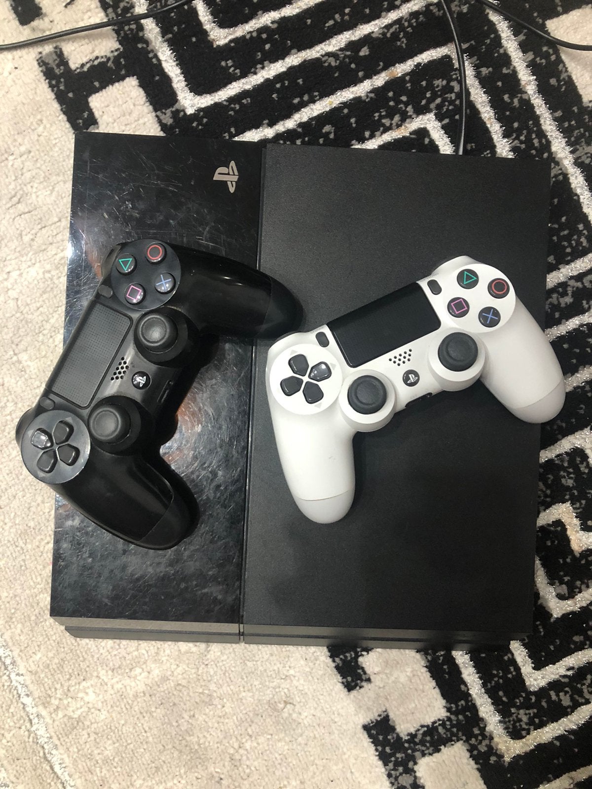 Ps4, Ophalen of Verzenden, Zo goed als nieuw, Met 2 controllers, Original