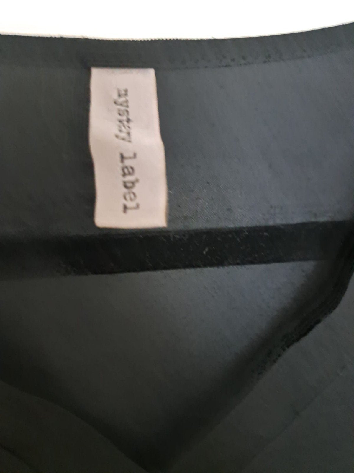 Zwarte top met korte mouwen en V-hals, Maat 38/40 (M), Mystery Label, Zwart, Ophalen of Verzenden