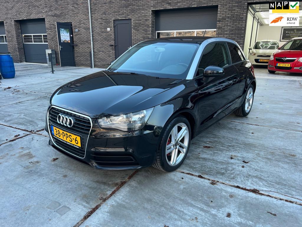 Audi A1 1.4 TFSI 119g. Attraction Pro Line Nieuwe APK, Euro 5, 4 cilinders, 4 stoelen, Leder en Stof