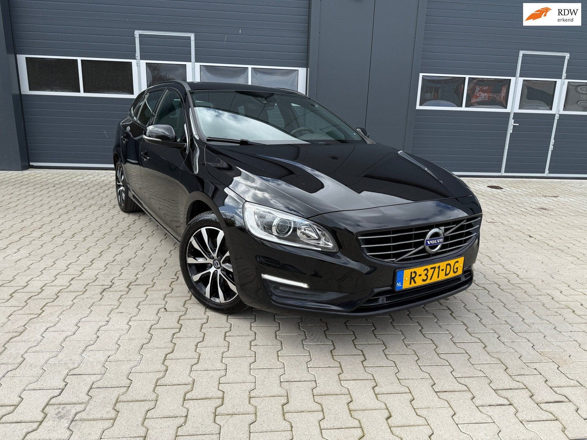 Volvo V60 2.0 D2 Polar+, Auto's, Voorwielaandrijving, Gebruikt, Euro 6, 4 cilinders