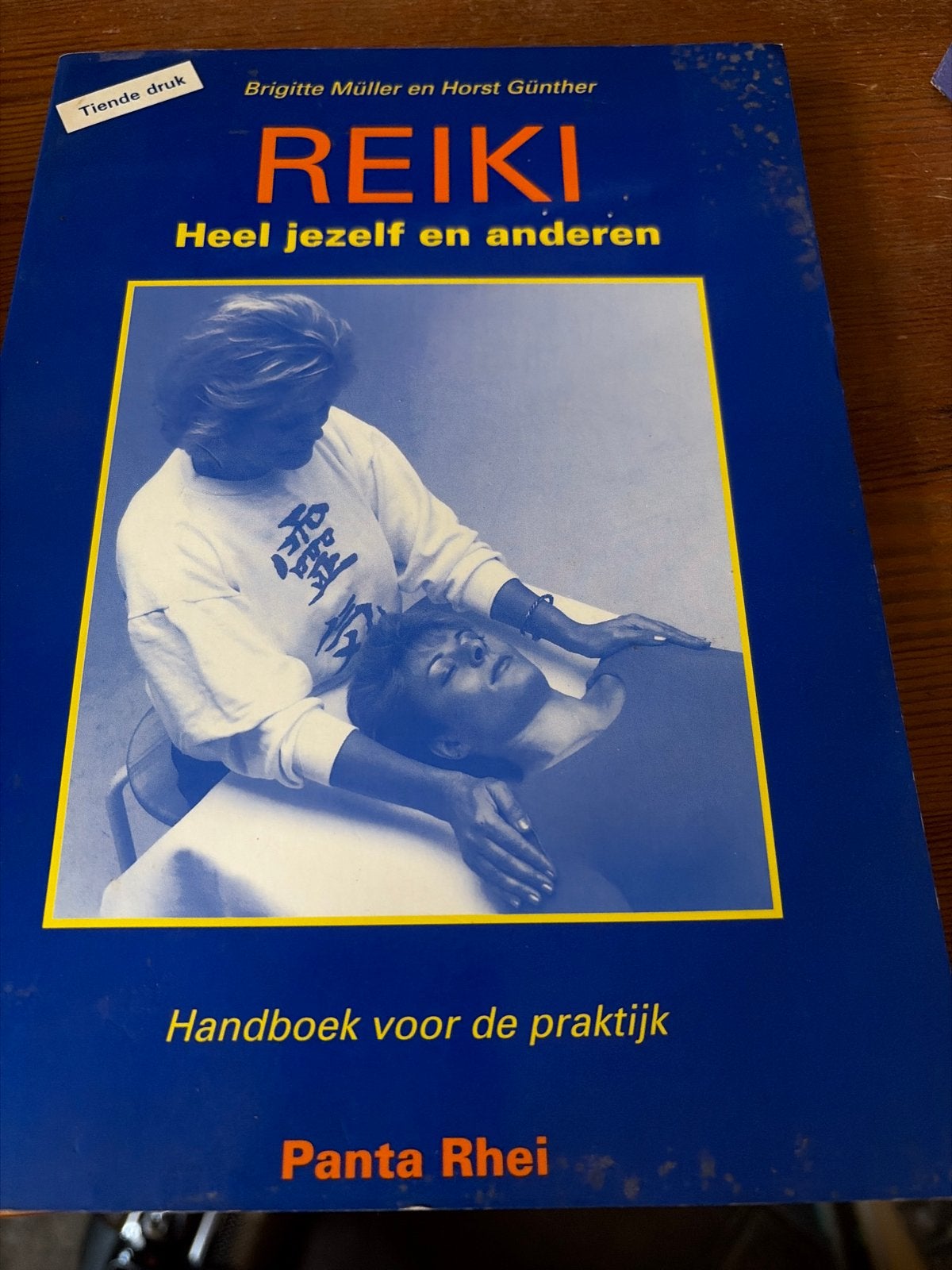 Reiki: Heel jezelf en anderen - Handboek voor de praktijk, Ophalen of Verzenden, Zo goed als nieuw, Spiritualiteit algemeen, Instructieboek