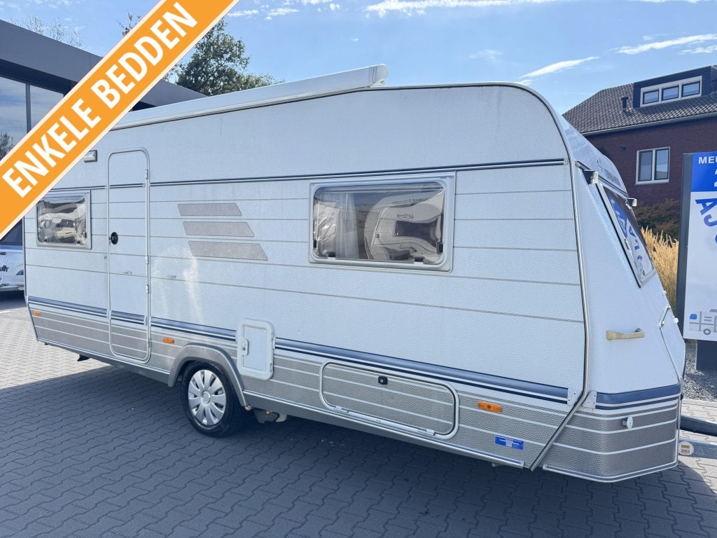 Eriba Nova 530 / aparte bedden / mover / voortent / luifel, Rondzit, Bedrijf, Schokbreker, 5 tot 6 meter