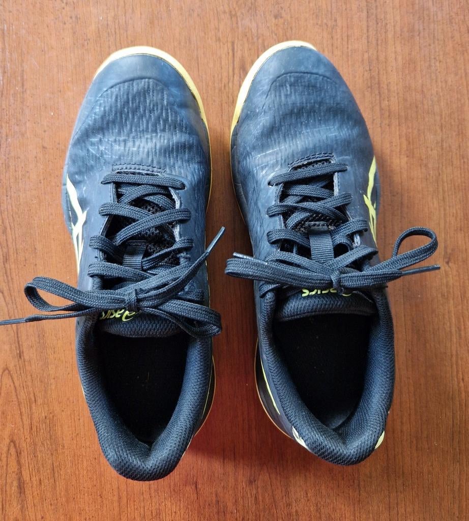Hockey schoenen kunstgras maat 37, Asics, Jongen of Meisje, Schoenen, Ophalen of Verzenden