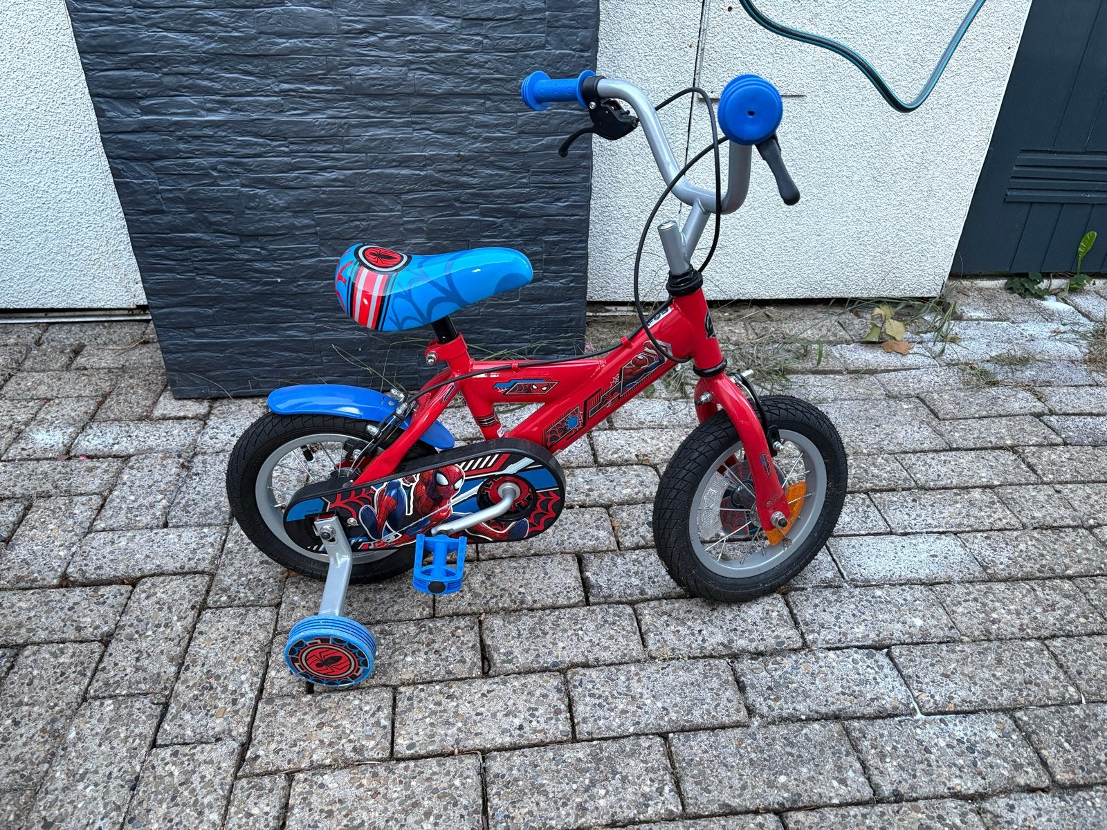 Spiderman kinderfiets met zijwieltjes (12 inch)