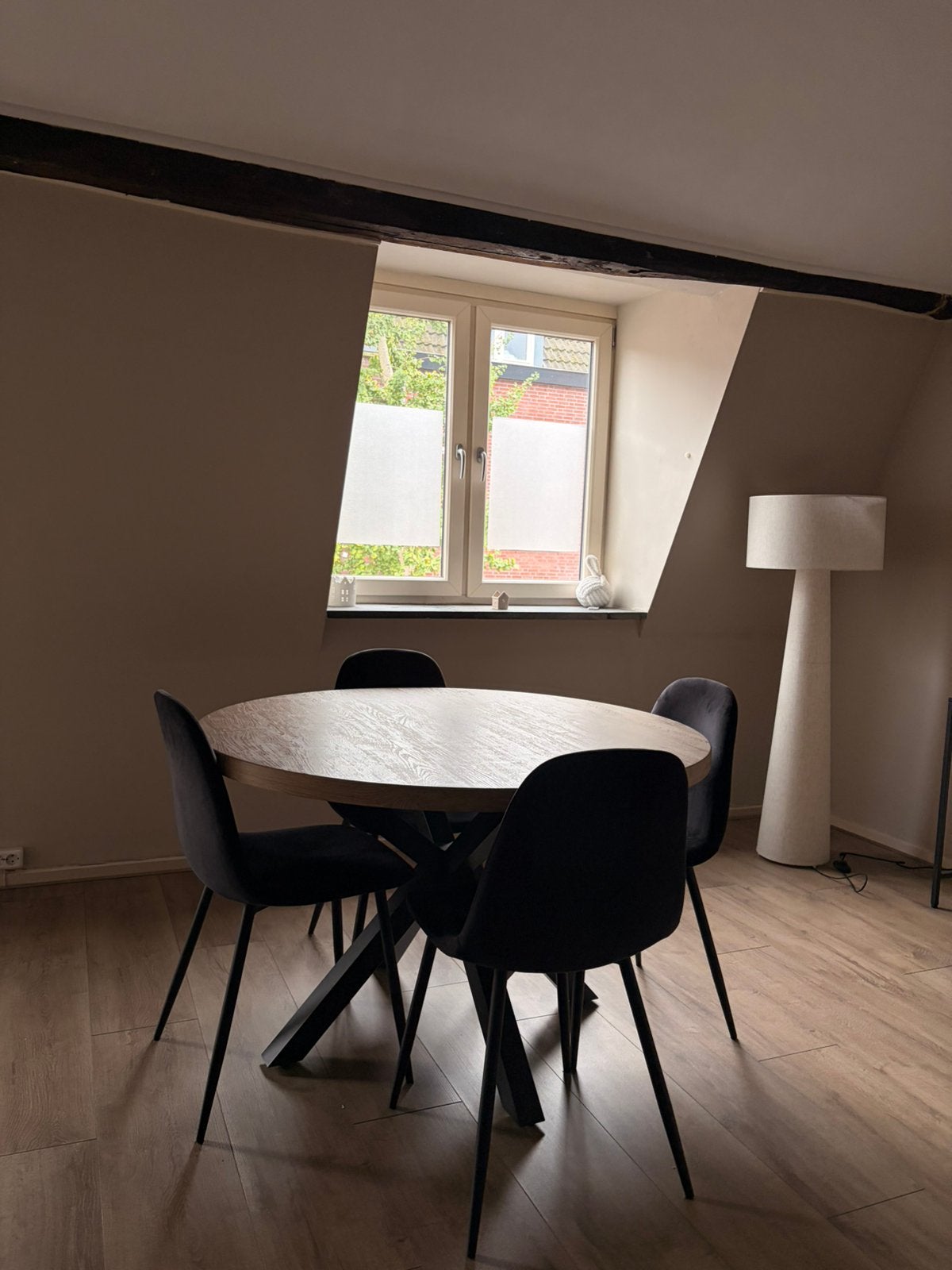 Kwantum ronde eettafel 120 cm met 4 stoelen, Huis en Inrichting, Ophalen, Gebruikt, 100 tot 150 cm, Rond