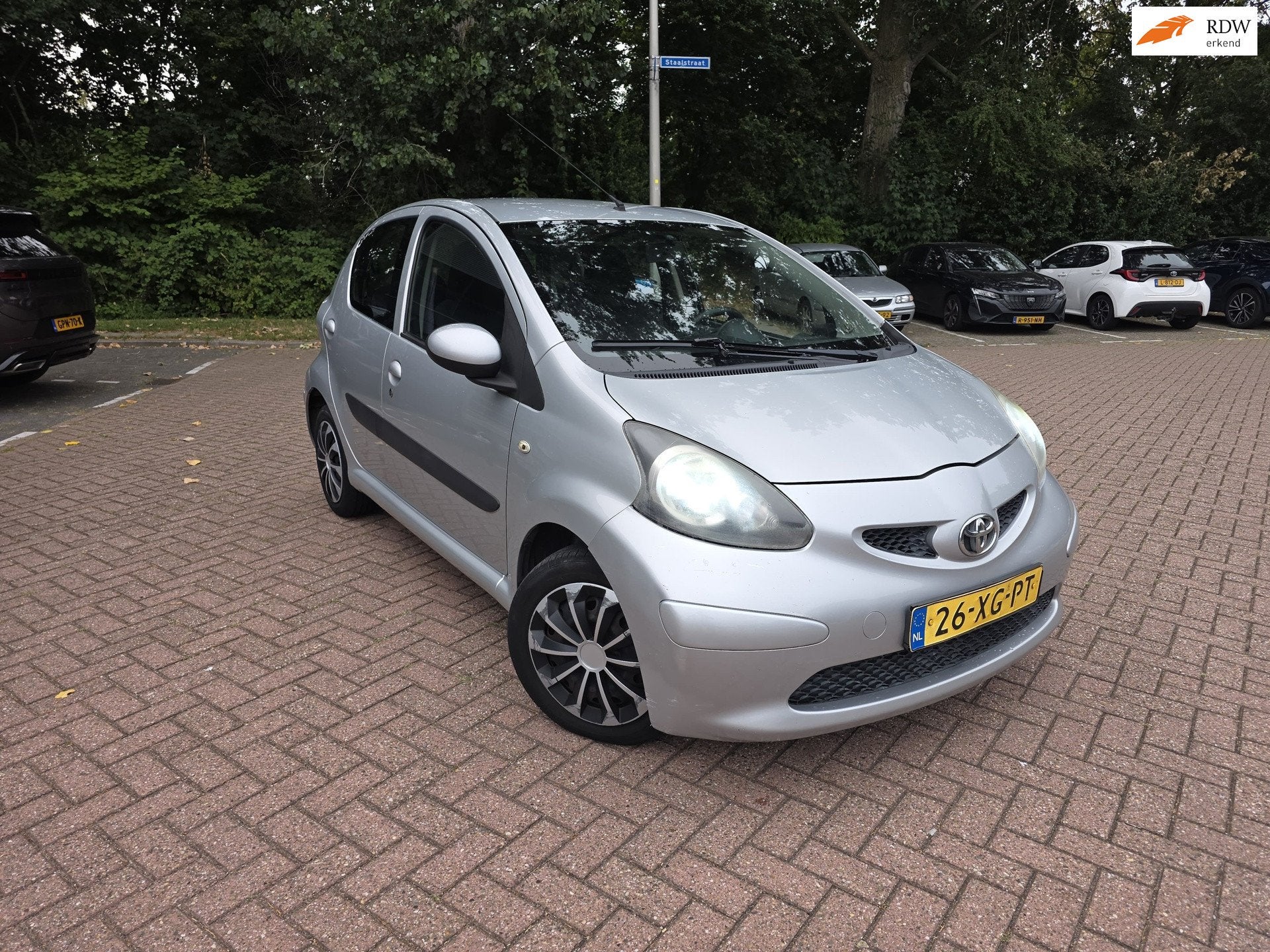 Toyota Aygo 1.0-12V + Automaat Airco 5DR, Auto's, Toyota, 4 stoelen, Origineel Nederlands, Bedrijf, Nieuw