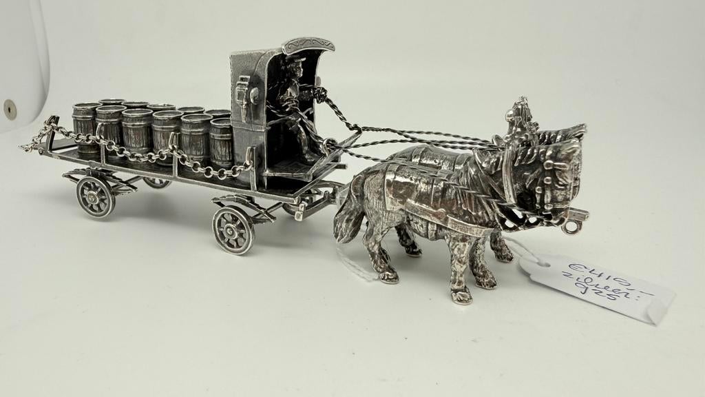 Heel zwaar zilveren miniatuur:bierkar getrokken door paarden, Verzenden, Zilver