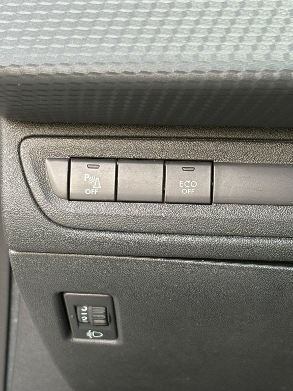 Foto 18 van Peugeot 2008 1.2 PureTech Allure Distributie V.V AUTOMAAT Xe