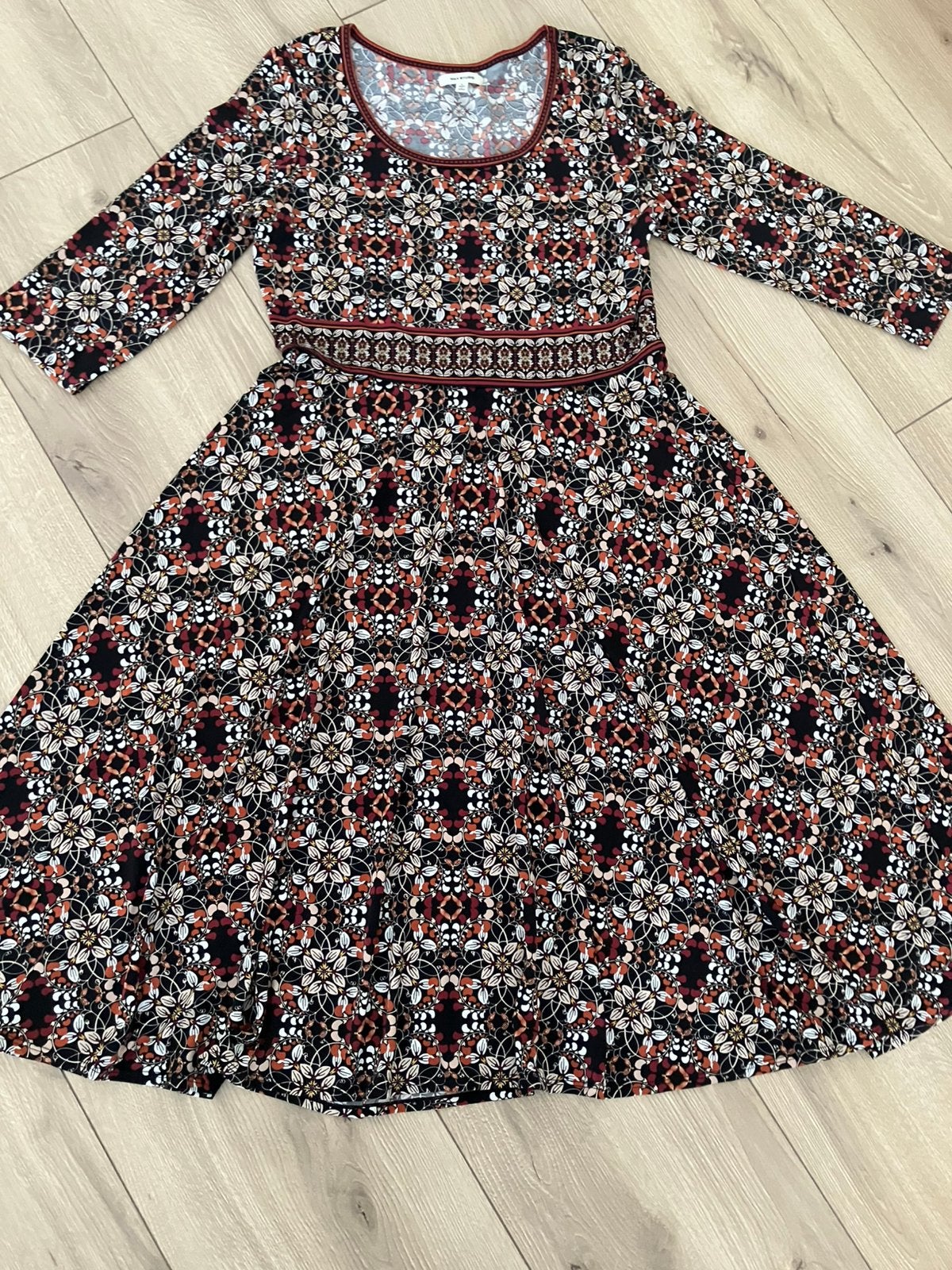 Max Studio midi jurk M/L, Kleding | Dames, Maat 38/40 (M), Bruin, Nieuw, Ophalen of Verzenden