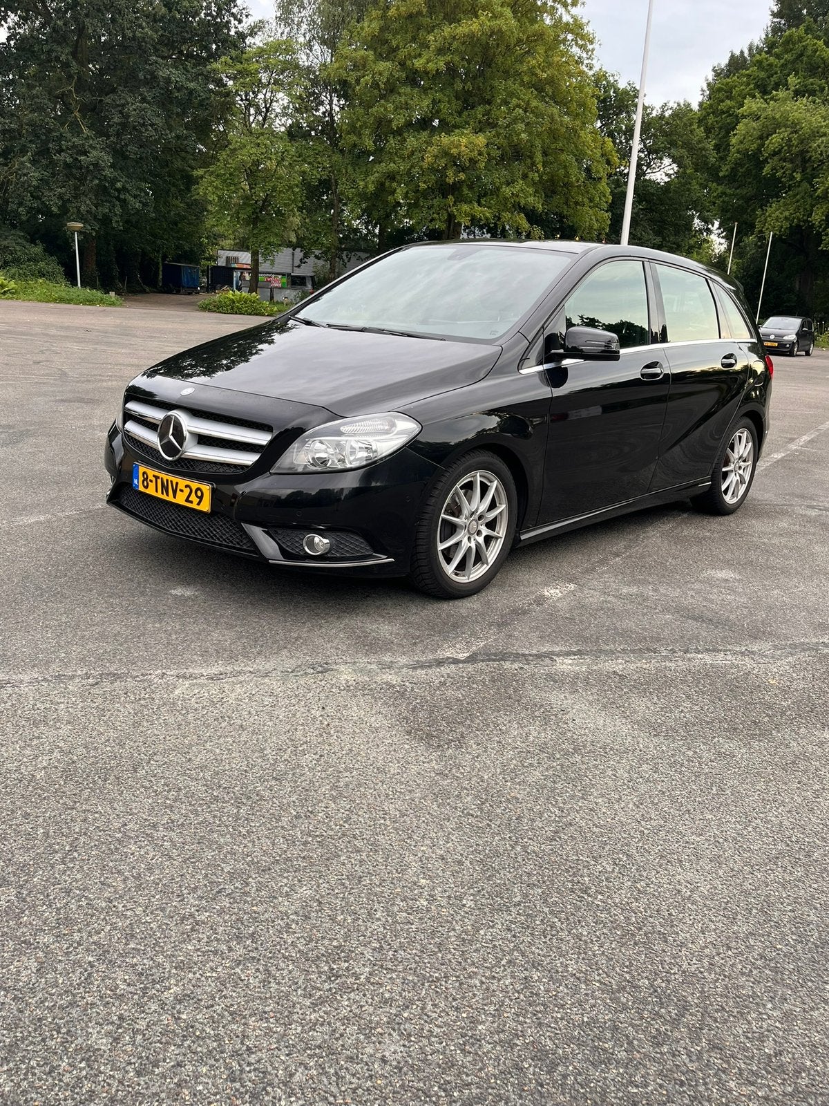 Mercedes-Benz B180 2013, Auto's, Voorwielaandrijving, Euro 5, 4 cilinders, Leder en Stof