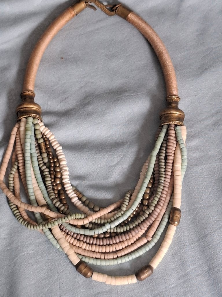 Mooie aparte MANOUK ketting, Sieraden, Tassen en Uiterlijk, Ophalen of Verzenden, Gebruikt, Overige kleuren, Overige materialen
