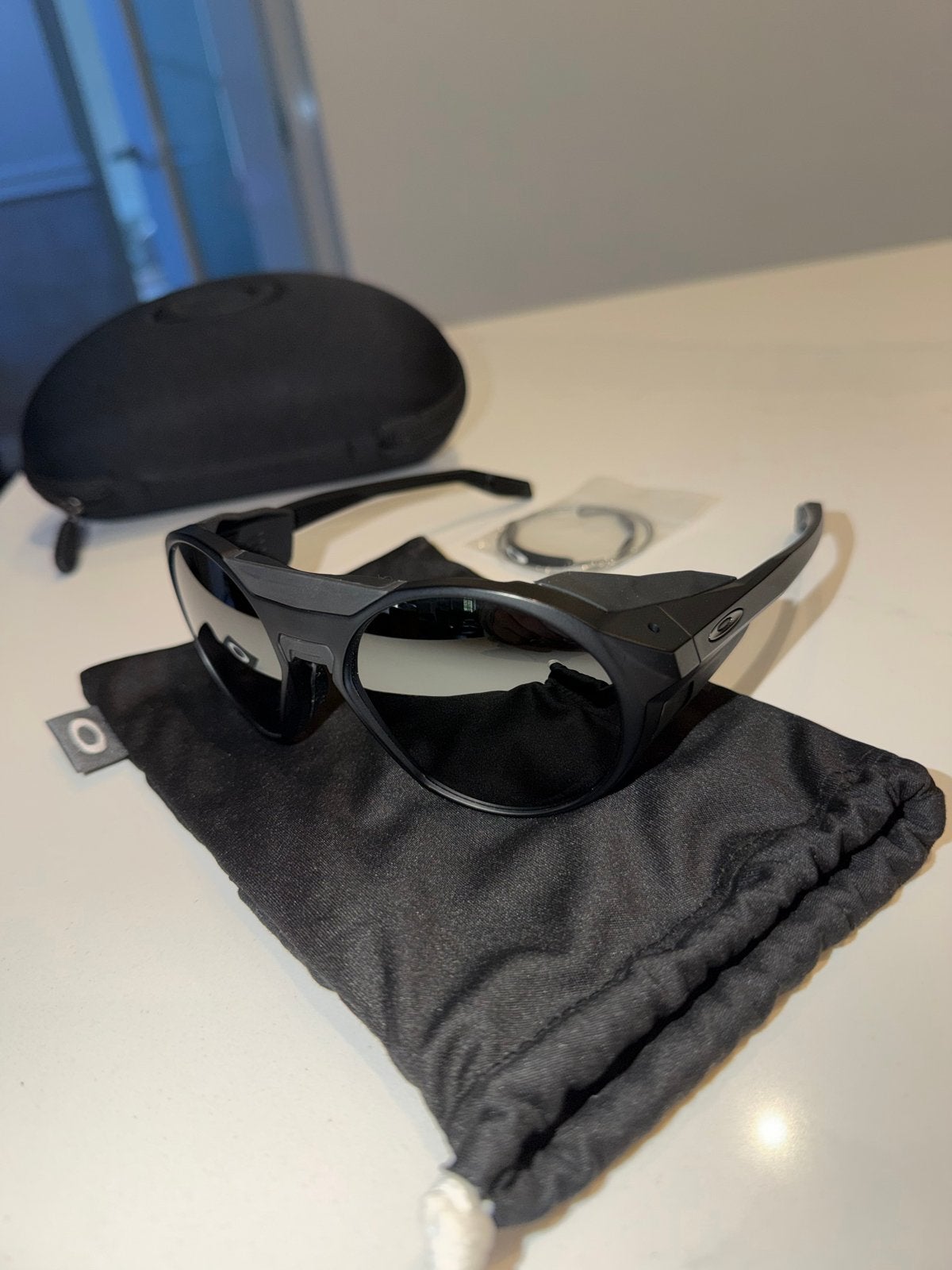 Oakley Clifden Zonnebril - Mat Zwart Prizm Snow Black, Zonnebril, Zwart, Ophalen of Verzenden, Zo goed als nieuw