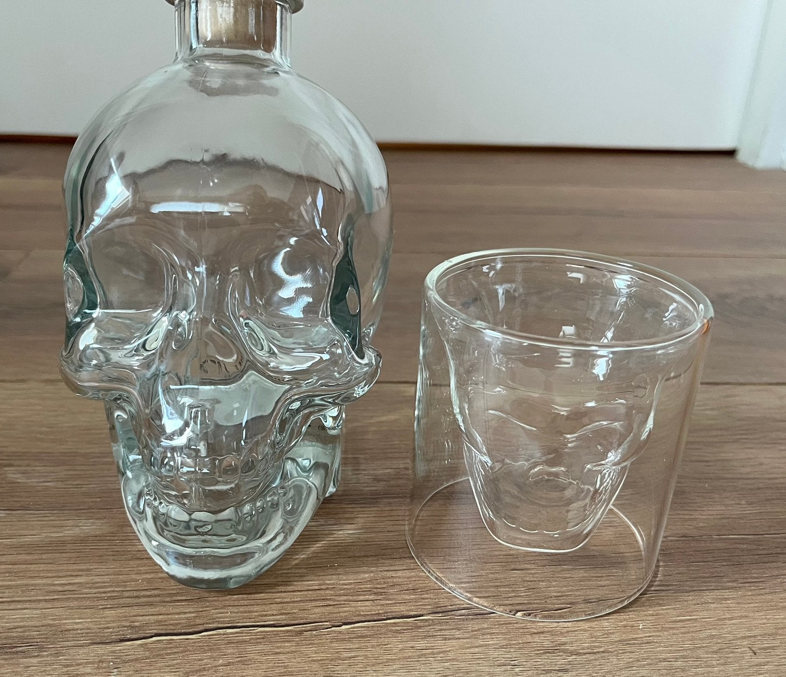 Fles glas doodshoofd en glas, Ophalen of Verzenden, Zo goed als nieuw