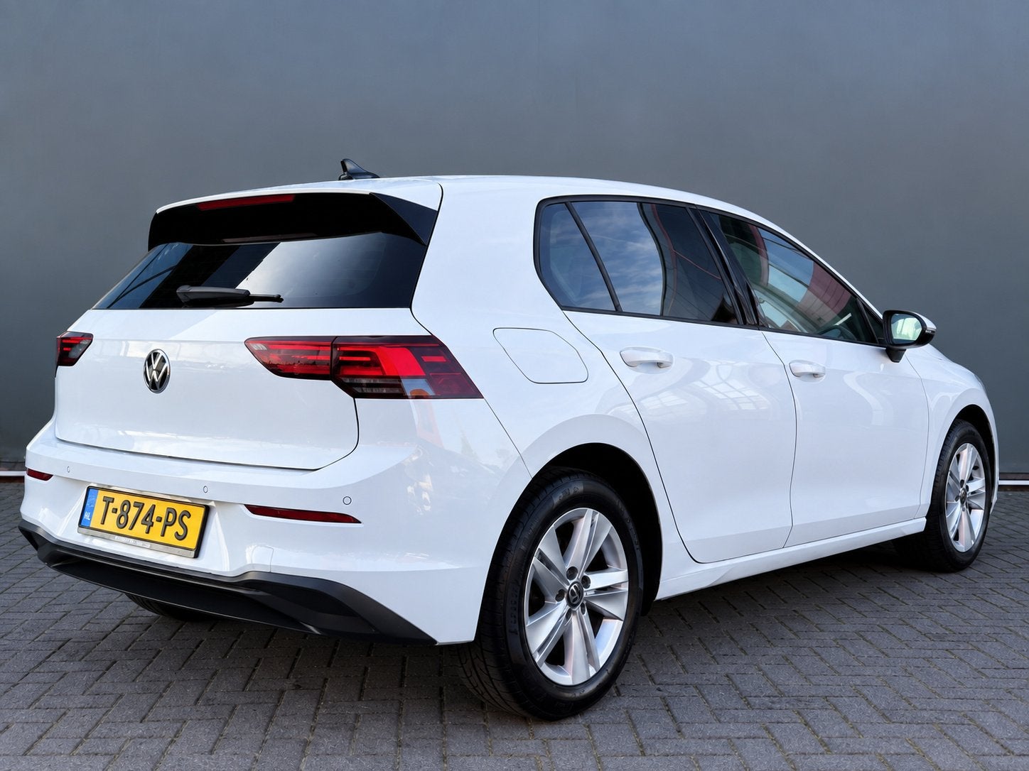 Volkswagen Golf BWJ 2023 1.0 111 PK TSI Life FULL LED | CAMR, Voorwielaandrijving, Stof, Gebruikt, Met garantie (alle)