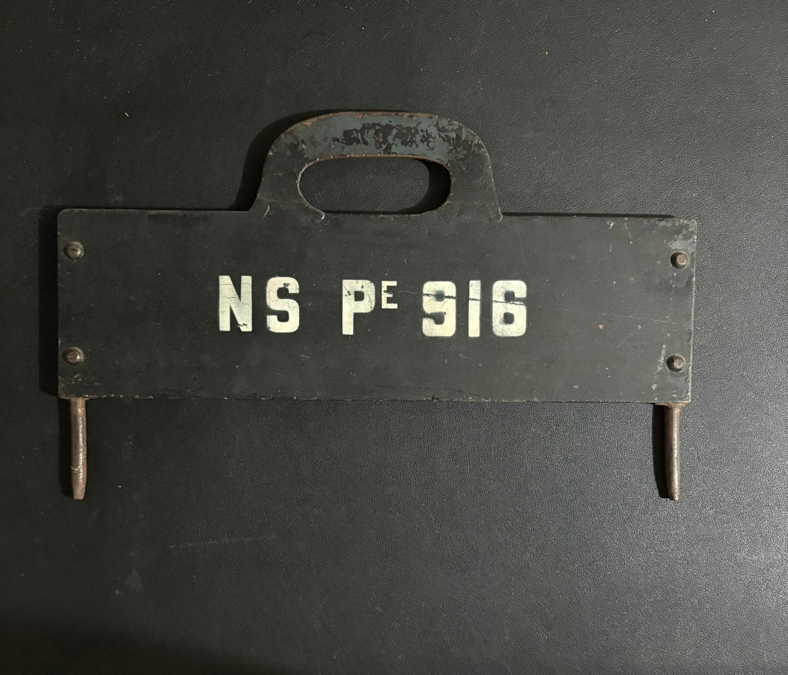 Nummerplaat Pec 916 (jaren 40), Ophalen of Verzenden, Gebruikt, Trein