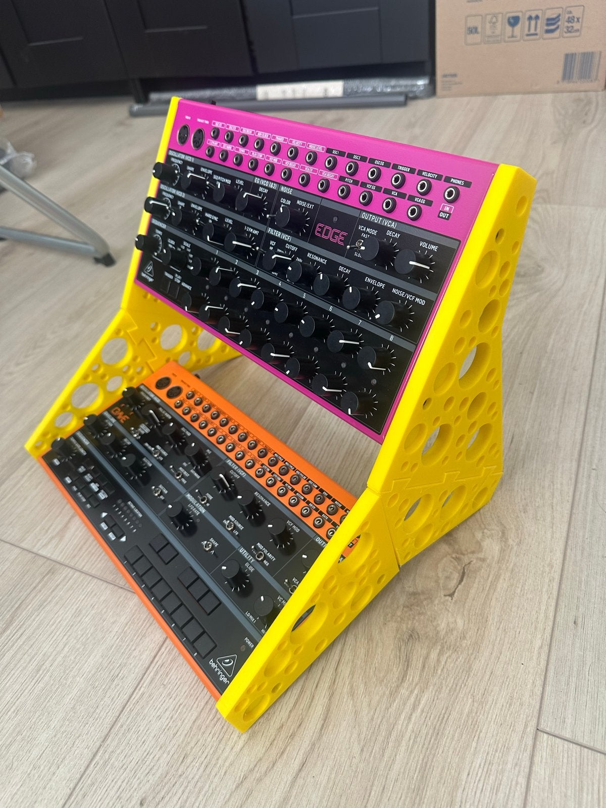 Behringer EDGE & CRAVE Synthesizers met Rack, Muziek en Instrumenten, Overige merken, Zo goed als nieuw, Met midi-aansluiting