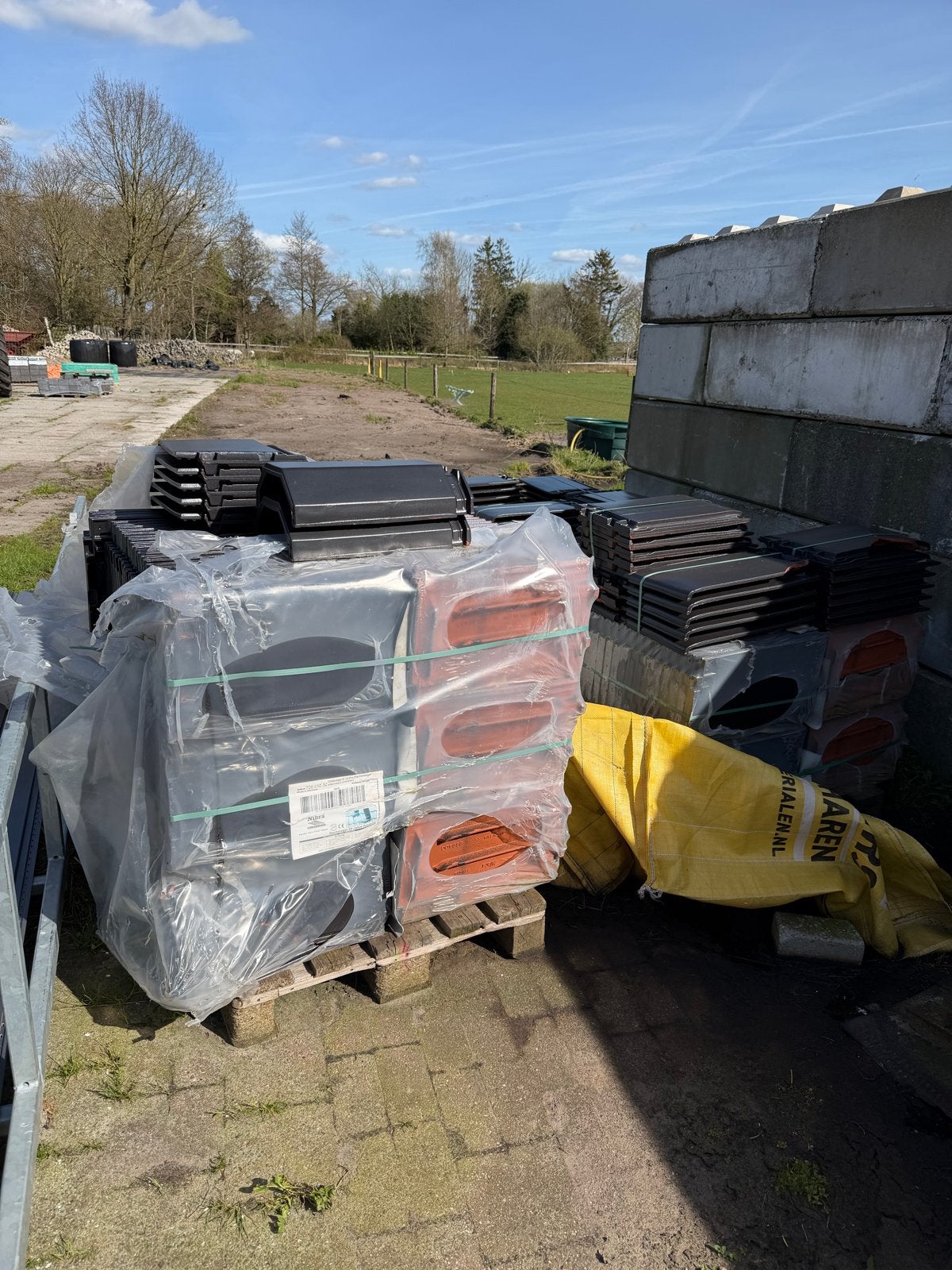 Nelskamp G10 Zwart Engobe Dakpannen - restpartij, Ophalen, Steen of Klei, Zwart, Nieuw