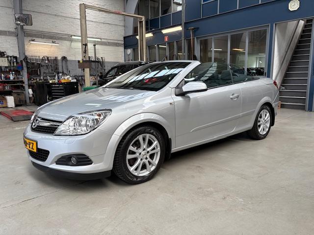 Opel Astra 1.8 16V TWINTOP Temptation | Airco | Navigatie |, Auto's, Opel, Particulier, Te koop, Astra, ABS, Airbags, Airconditioning