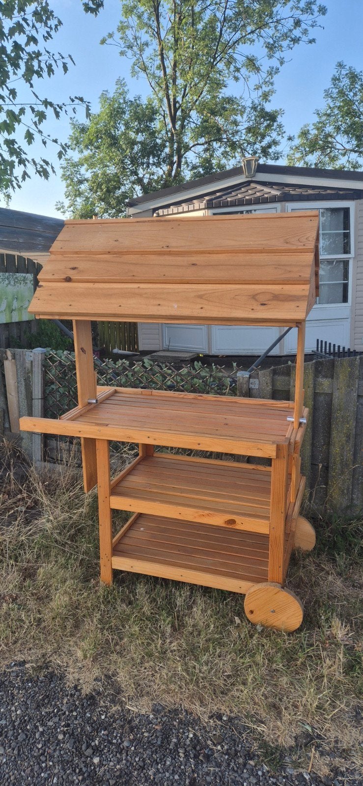 Houten verkoopkar met dakje - Ideaal voor markt of tuin, Ophalen