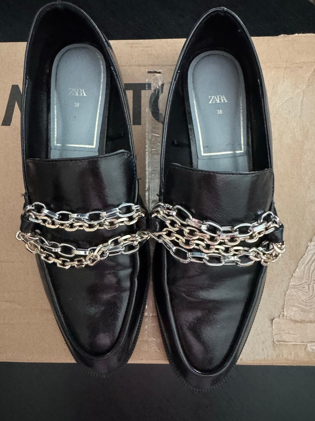 Zara loafers maat 38 - Nog in goede staat, Kleding | Dames, Ophalen of Verzenden, Gedragen, Zwart, Instappers