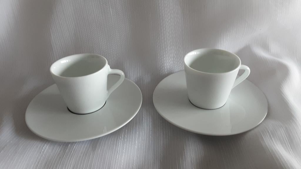 NESPRESSO ANDREE PUTMAN kopjes lichtbruine strip 2 stuks, Huis en Inrichting, Keuken | Servies, Ophalen of Verzenden, Zo goed als nieuw