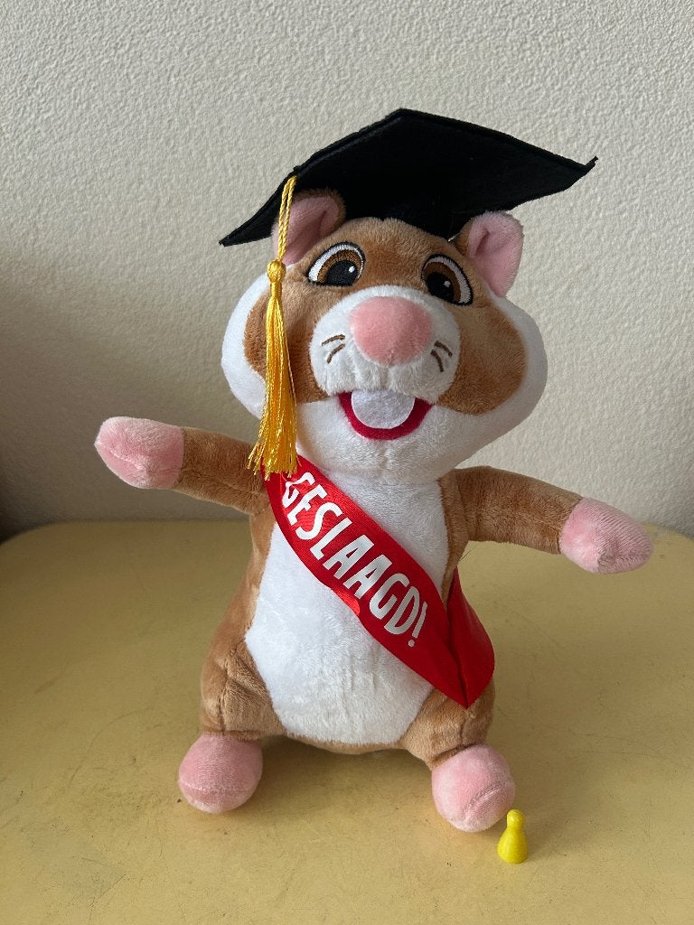 AH Hamster Geslaagd Knuffel (25 cm) Zgan, Albert Heijn, Hamster, Ophalen of Verzenden, Zo goed als nieuw